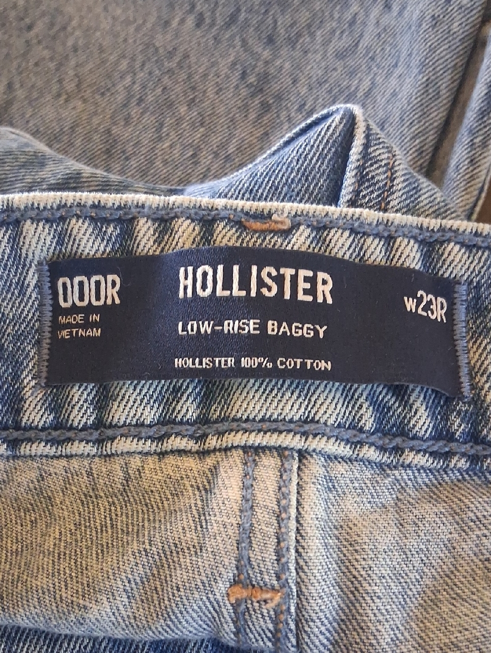 Hollister Low-Rise Baggy Light Blue Denim Jeans - Picture 2 of 3
